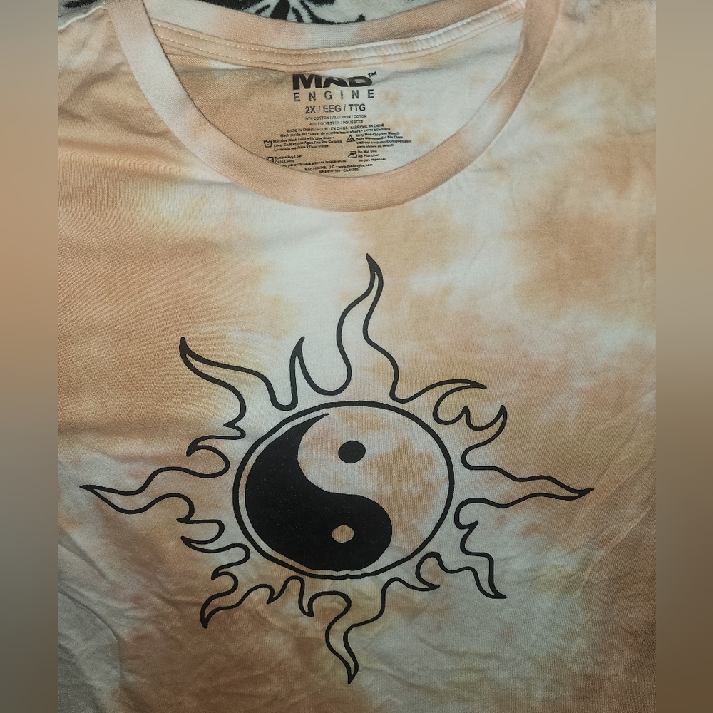 Mad Engine Mens Yin Yang Tribal Sun t-shirt - Picture 2 of 4